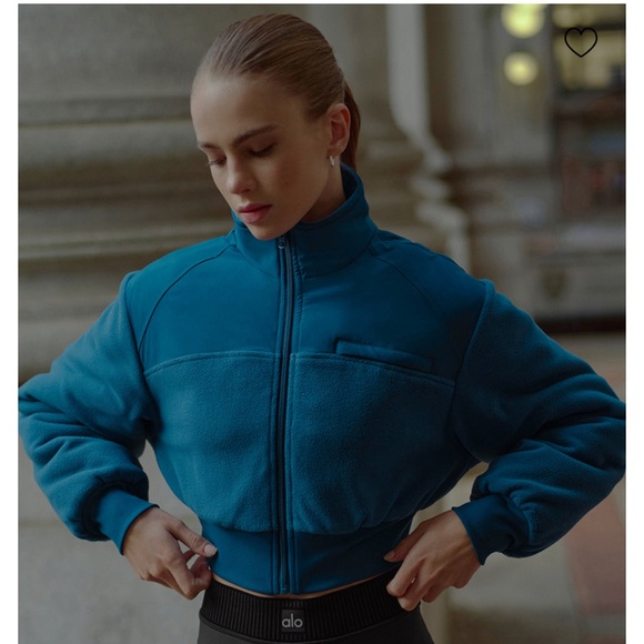 Alo yoga polar fleece cropped wintry mix jacket in eclipse blue - Picture 4 of 5